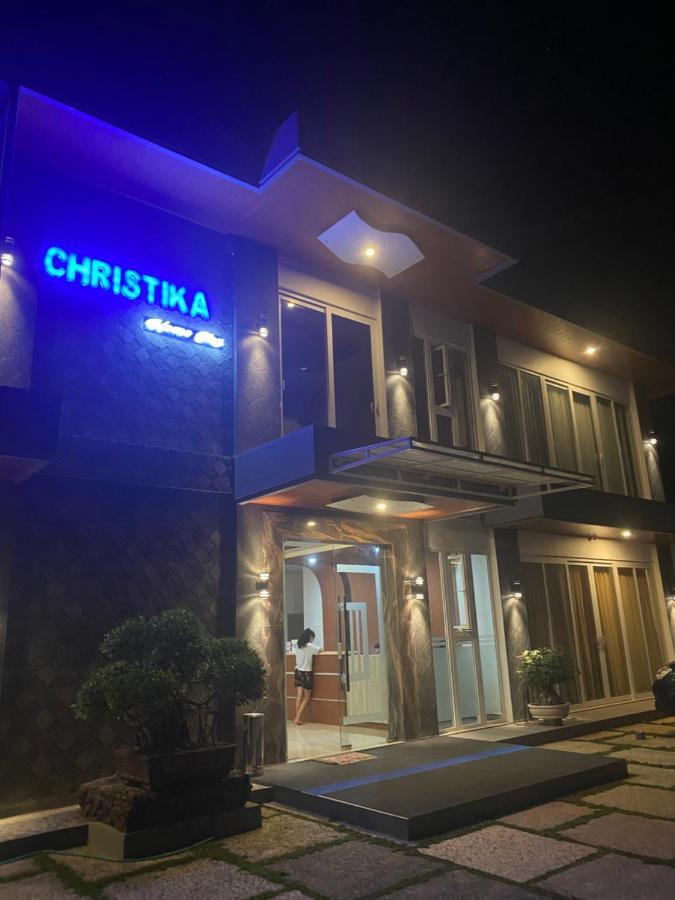 Christika Homestay Labuan Bajo Exteriör bild