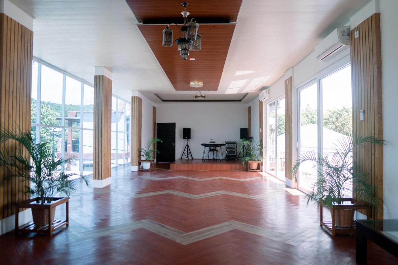 Christika Homestay Labuan Bajo Exteriör bild