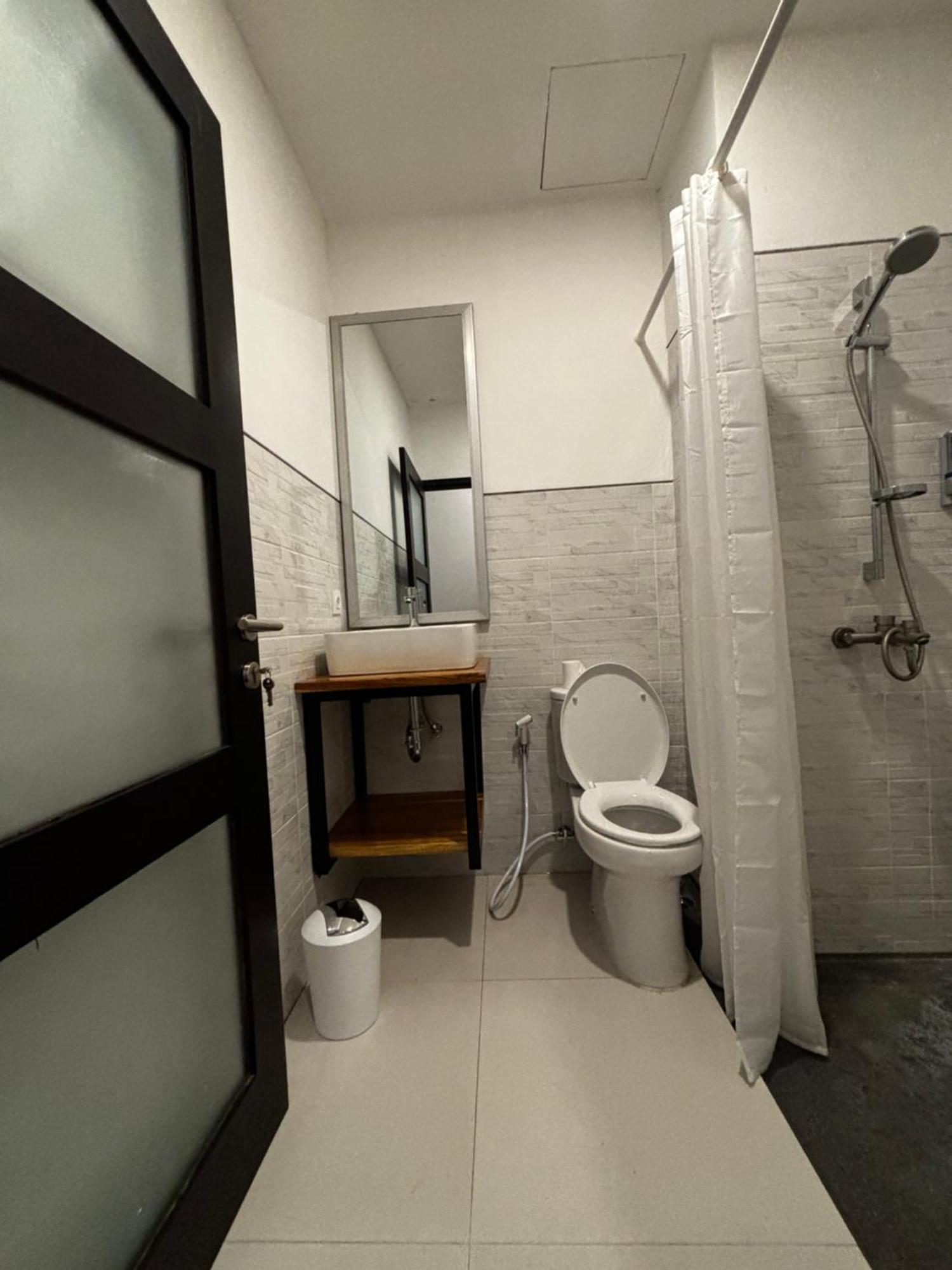 Christika Homestay Labuan Bajo Exteriör bild